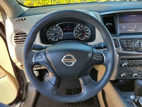 Used 2017 Nissan Pathfinder SL w/ SL Premium Package image 32