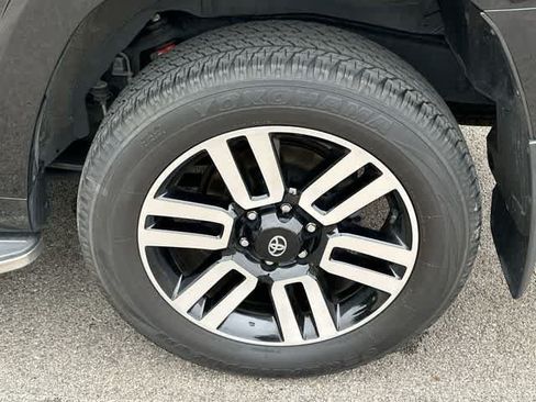 Used 2023 Toyota 4Runner Limited AWD/4WD image 5