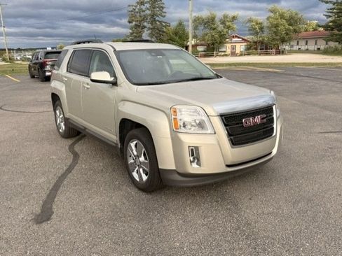 Used 2014 GMC Terrain SLT w/ Safety Package AWD/4WD image 3