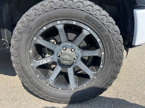 Used 2016 Ford F150 Lariat w/ Equipment Group 502A Luxury AWD/4WD image 5