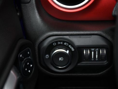 Used 2019 Jeep Wrangler Unlimited Rubicon w/ Cold Weather Group image 29