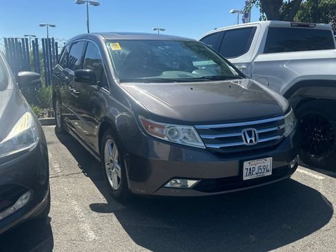 Used 2013 Honda Odyssey Touring image 2