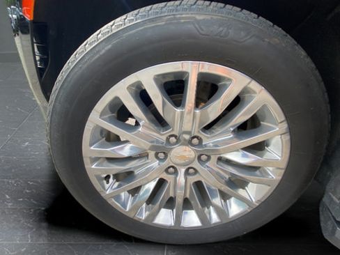 Used 2024 Chevrolet Tahoe Premier AWD/4WD image 30