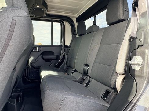 New 2026 Jeep Gladiator Sport image 11