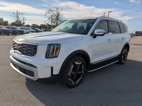 New 2025 Kia Telluride S image 9
