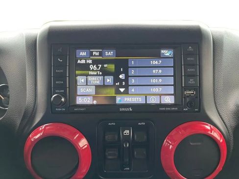 Used 2017 Jeep Wrangler Unlimited Rubicon AWD/4WD image 26