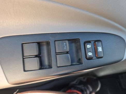 Used 2015 Toyota Tacoma 4x4 Double Cab w/ TRD Off-Road Package image 24