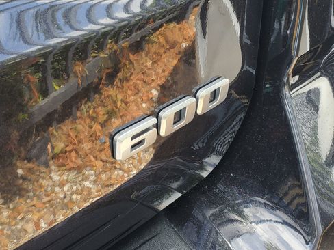 Used 2025 Cadillac Escalade Premium Luxury image 7