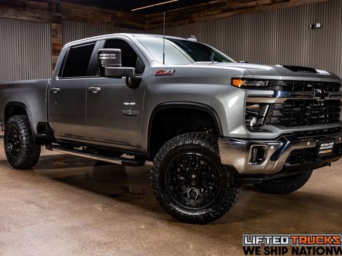 Used 2025 Chevrolet Silverado 2500 LT w/ Texas Edition image 1