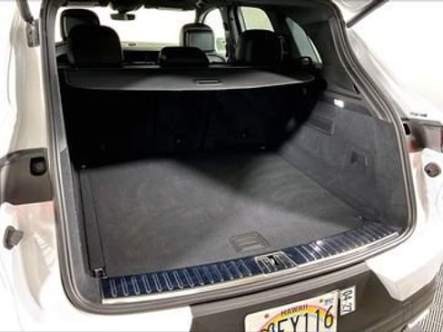 Certified 2024 Porsche Cayenne AWD/4WD image 29