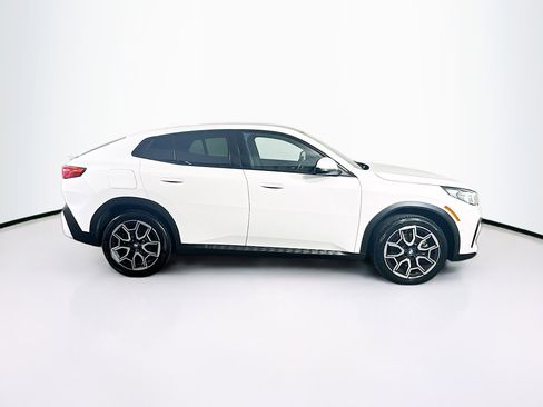 Used 2025 BMW X2 xDrive28i w/ Convenience Package image 10
