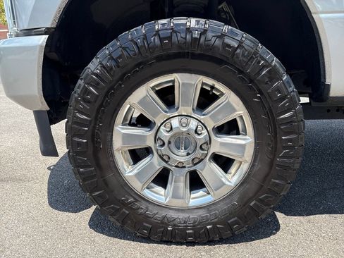 Used 2020 Ford F250 Platinum w/ FX4 Off-Road Package AWD/4WD image 14