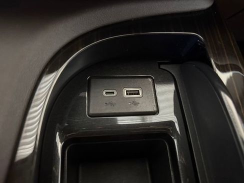 Used 2023 Cadillac Escalade ESV Sport w/ LPO, ONYX Package image 6