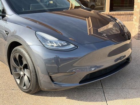 Used 2020 Tesla Model Y Long Range image 10