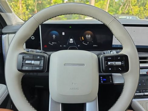 Used 2024 Hyundai Santa Fe Calligraphy FWD image 17