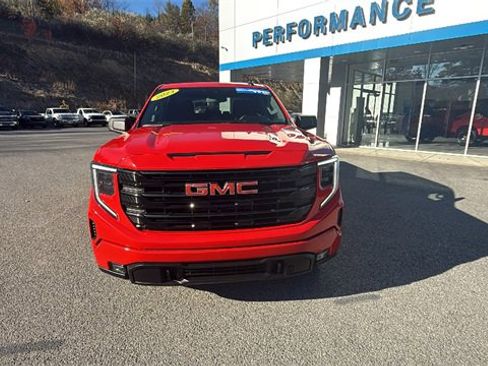 Used 2023 GMC Sierra 1500 Elevation w/ LPO, Elevation Black Package image 9