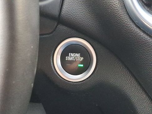 Used 2023 Chevrolet Equinox LT AWD/4WD image 24