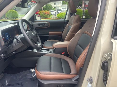 Used 2025 Ford Bronco Sport Outer Banks w/ Outer Banks Tech Package+ AWD/4WD image 13