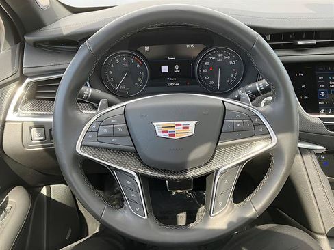 Certified 2023 Cadillac XT5 Sportv w/ Technology Package AWD/4WD image 12