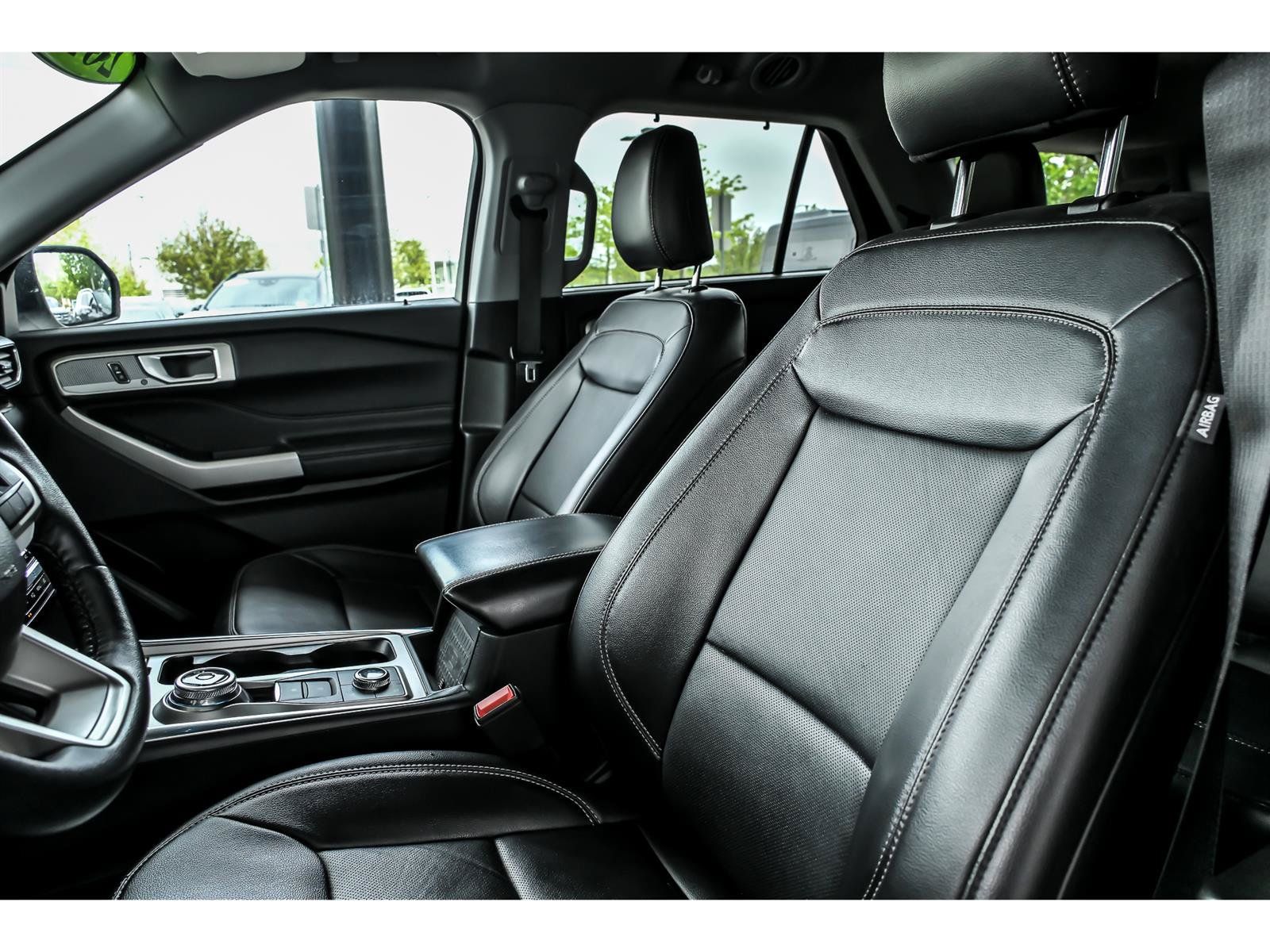 Used 2023 Ford Explorer Limited AWD/4WD image 12
