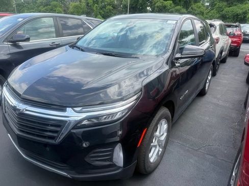 Used 2024 Chevrolet Equinox LT FWD image 2