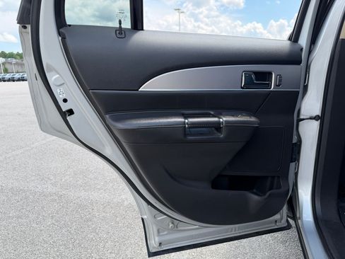 Used 2015 Lincoln MKX FWD w/ Equipment Group 102A image 26
