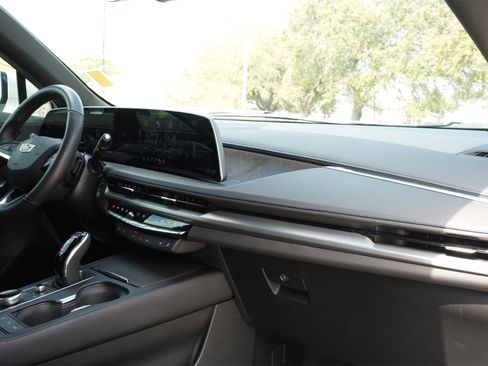 Used 2024 Cadillac XT4 Sport image 25