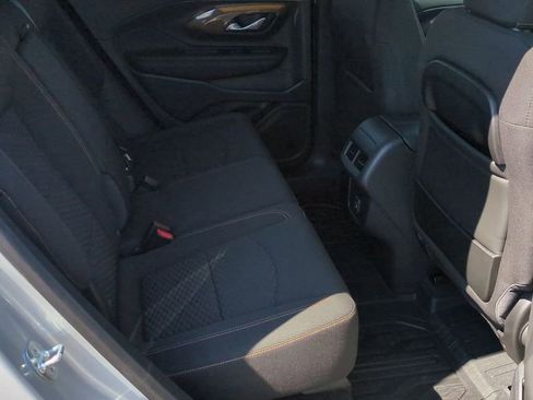 Used 2021 GMC Terrain SLE w/ Driver Convenience Package image 23