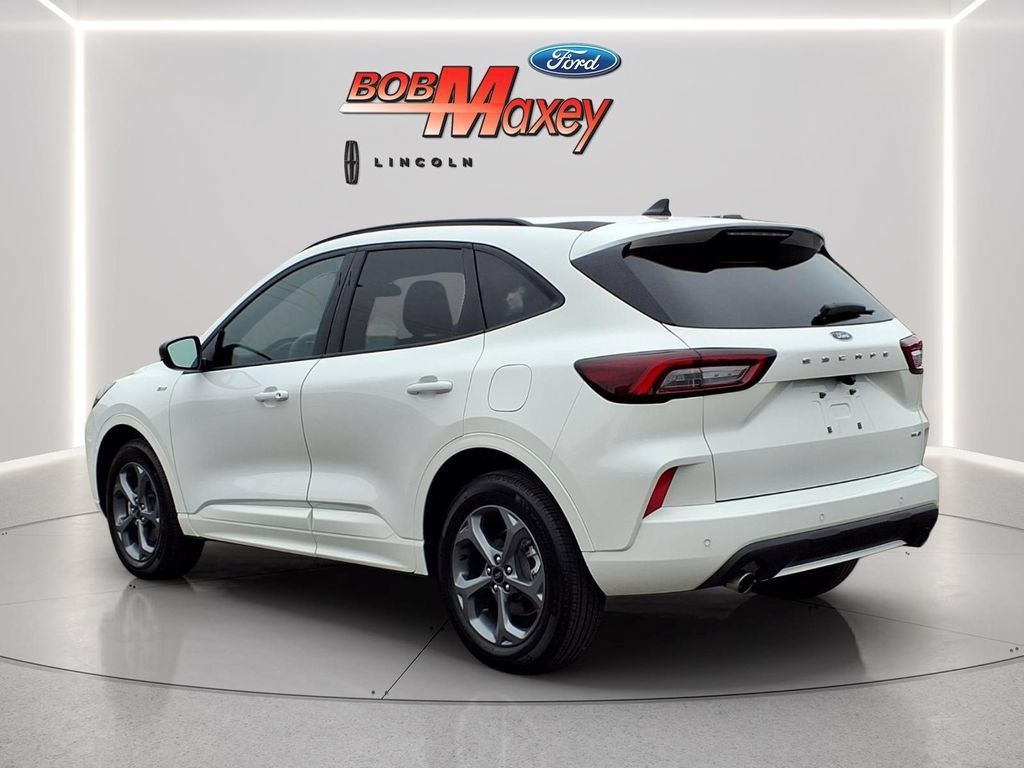 Used 2024 Ford Escape ST-Line w/ Tech Pack #1 AWD/4WD image 6