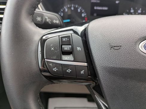 Used 2022 Ford Escape SEL image 16