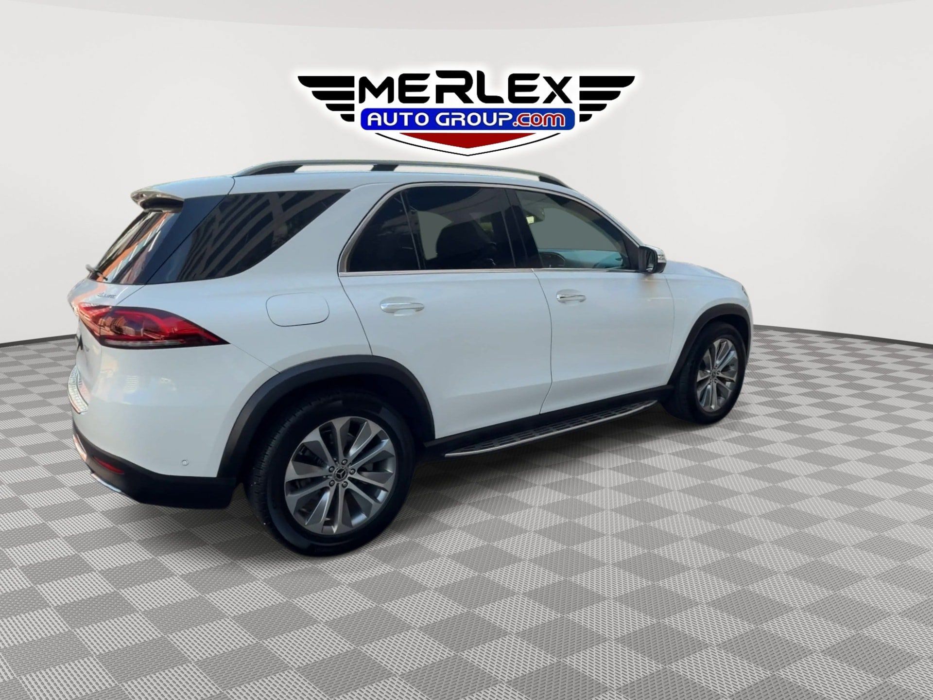 Used 2020 Mercedes-Benz GLE 350 4MATIC w/ Premium Package image 9