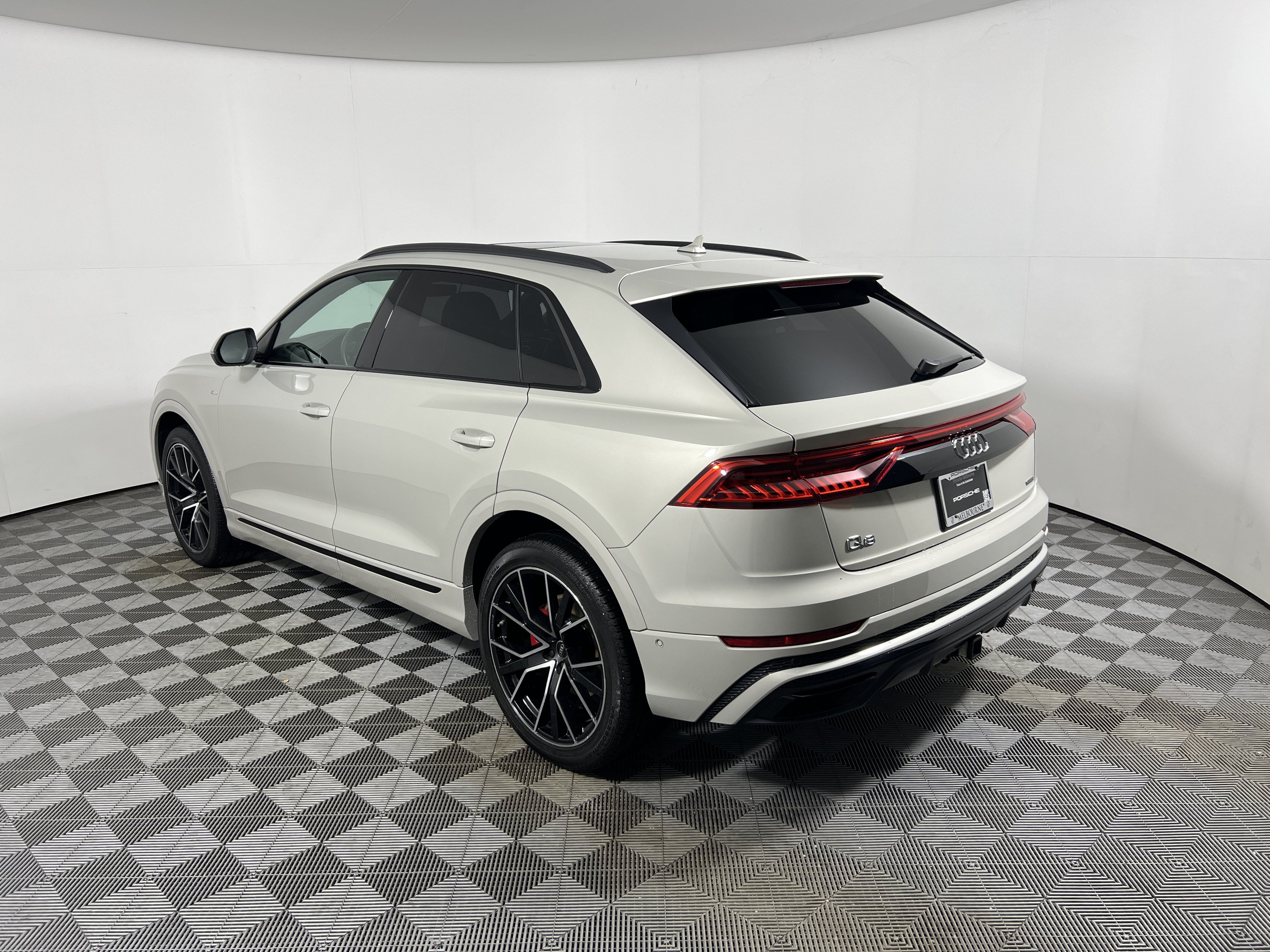 Used 2023 Audi Q8 Prestige AWD/4WD image 3