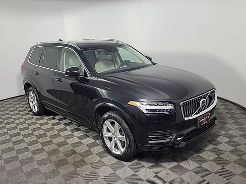 Used 2021 Volvo XC90 T6 Momentum w/ Climate Package image 2
