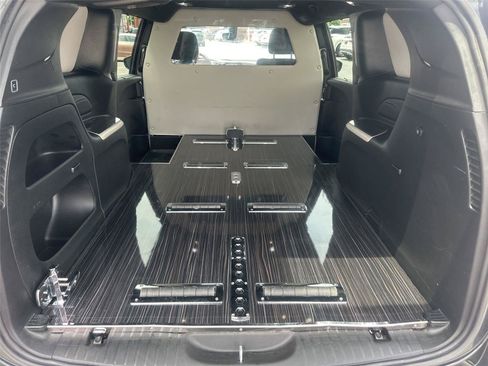 Used 2022 Chrysler Pacifica Touring FWD image 13