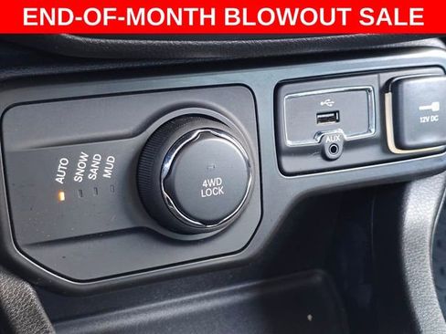 Used 2022 Jeep Renegade Latitude image 28