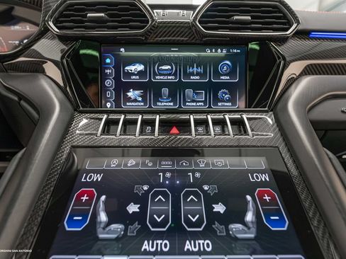 Used 2024 Lamborghini Urus S AWD/4WD image 44