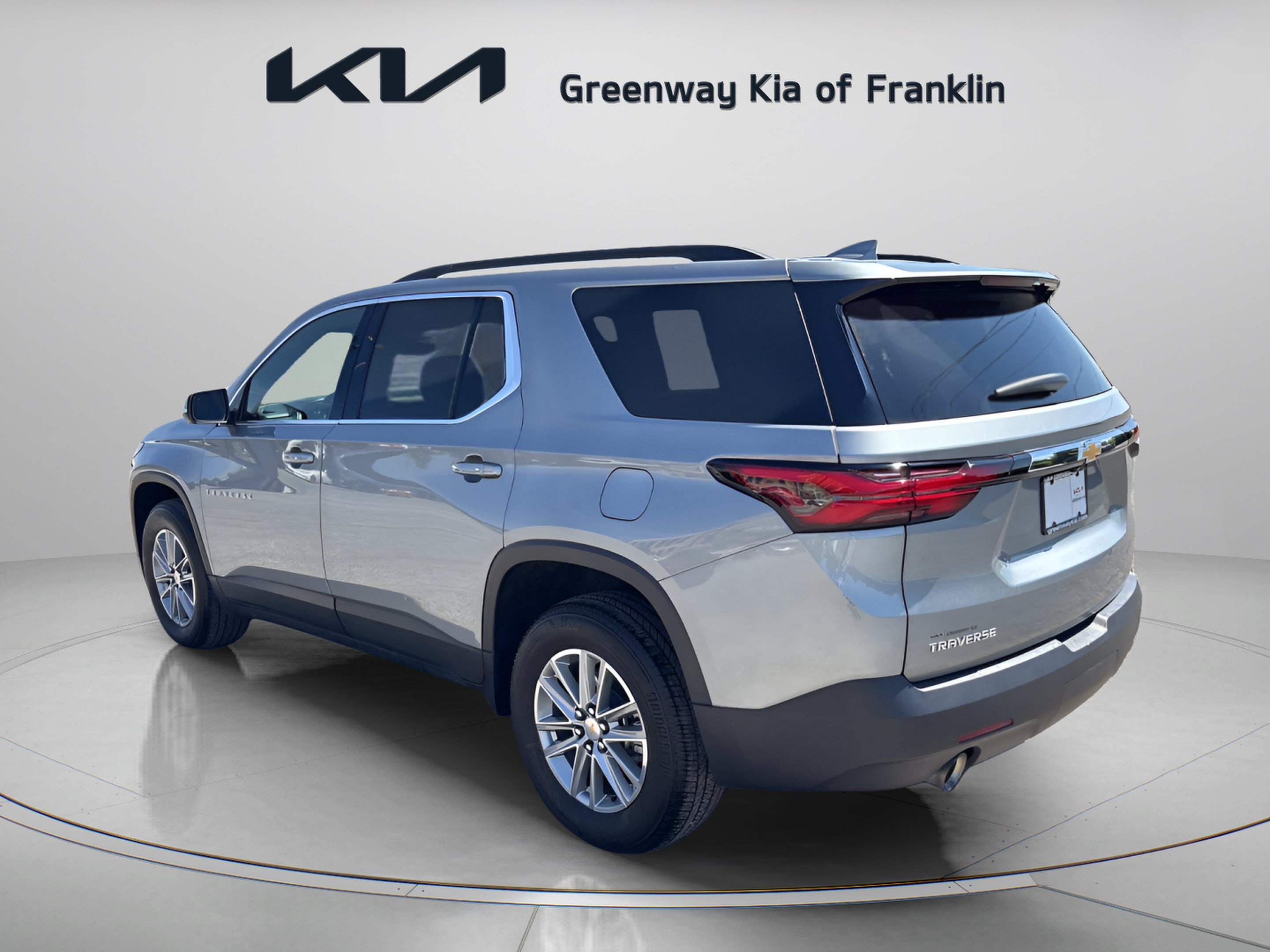 Used 2023 Chevrolet Traverse LT FWD image 5
