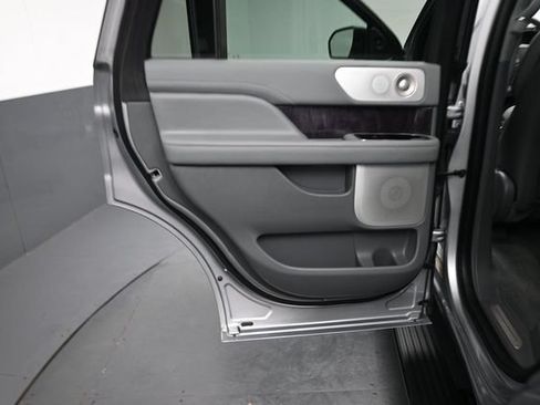 Used 2020 Lincoln Navigator Reserve w/ Luxury Package AWD/4WD image 25