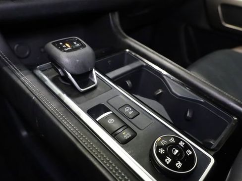 Used 2024 Nissan Pathfinder Platinum image 24