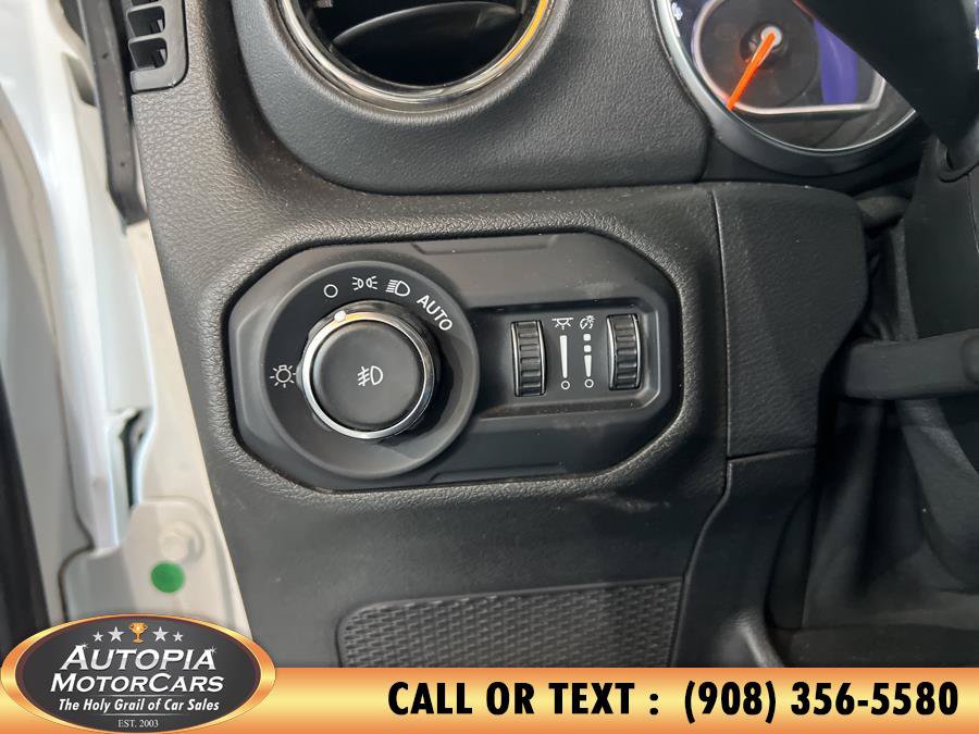 Used 2021 Jeep Wrangler Unlimited Sahara AWD/4WD image 22
