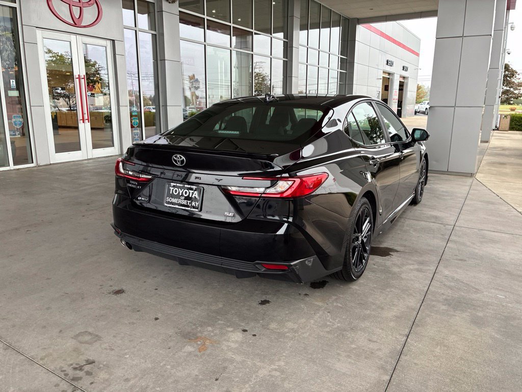 Used 2025 Toyota Camry SE FWD image 6