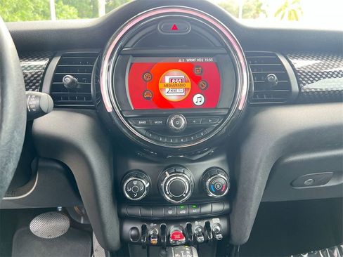 Used 2019 MINI Cooper S w/ Signature Upholstery Package image 17