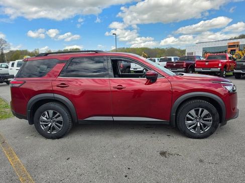 Used 2022 Nissan Pathfinder SV AWD/4WD image 21