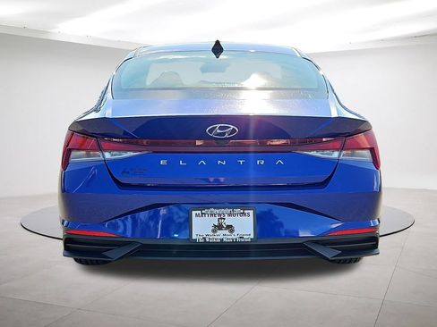 Used 2023 Hyundai Elantra SEL w/ Convenience Package FWD image 6