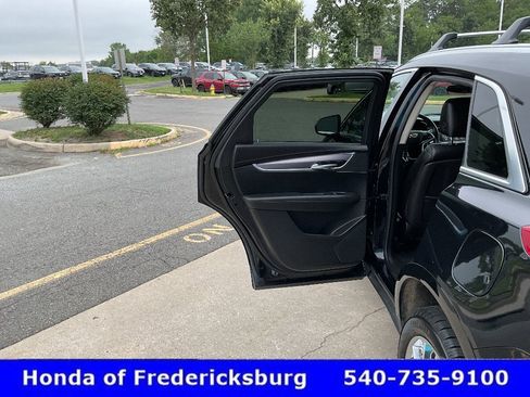 Used 2018 Cadillac XT5 Luxury w/ LPO, Wheel Lock Package AWD/4WD image 16