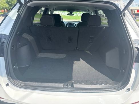 Used 2024 Chevrolet Equinox LT FWD image 11