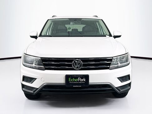 Used 2020 Volkswagen Tiguan SE AWD/4WD image 2