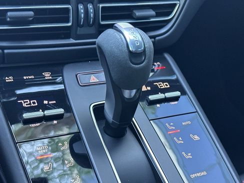 Used 2024 Porsche Macan GTS image 30