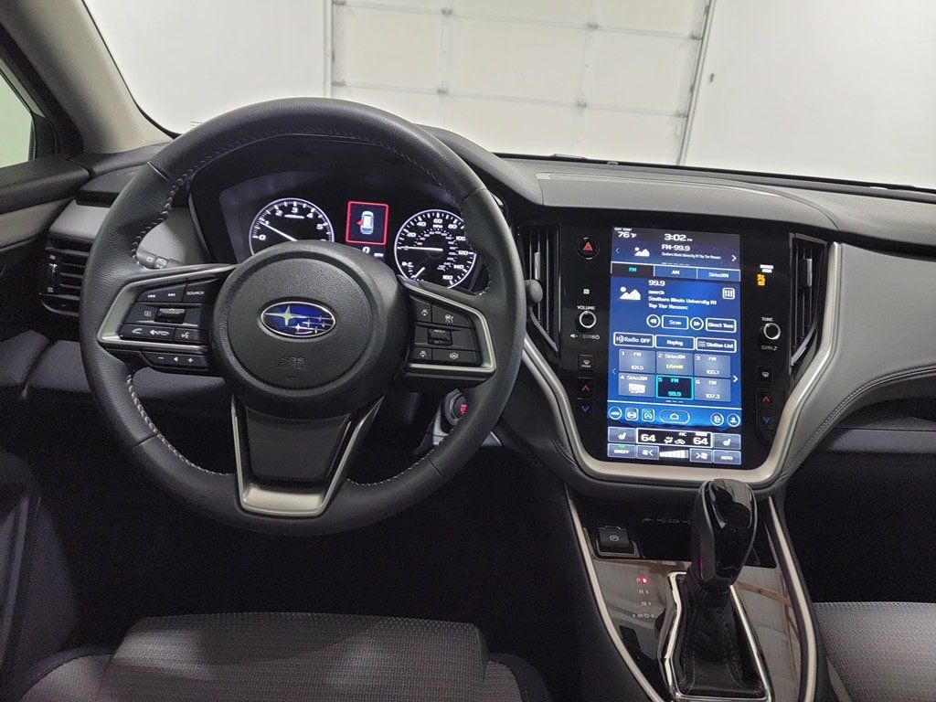 Used 2025 Subaru Outback Premium AWD/4WD image 12
