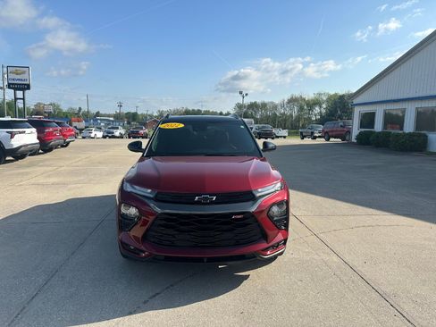 Used 2022 Chevrolet TrailBlazer RS w/ Technology Package AWD/4WD image 2